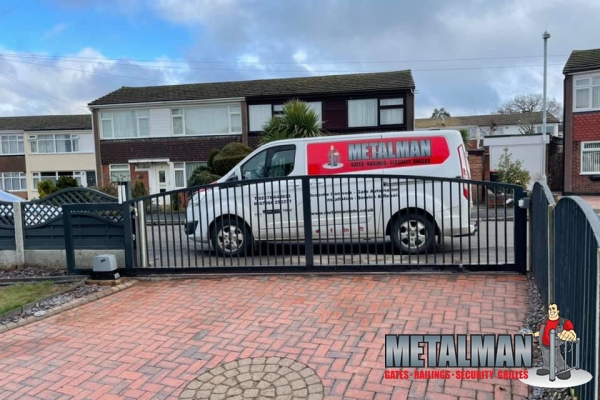 sliding automated gate