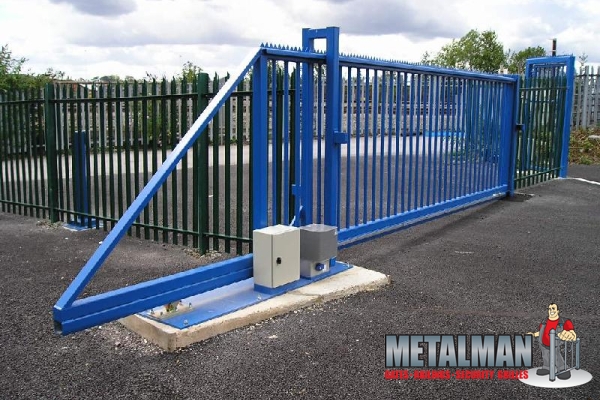 Cantilever Sliding Gate Automated