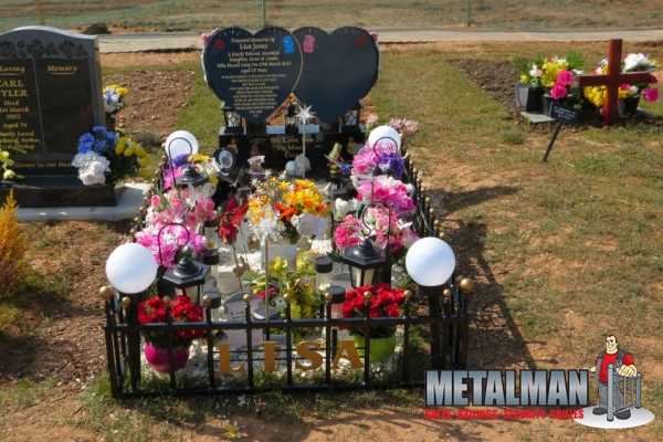 Grave surround