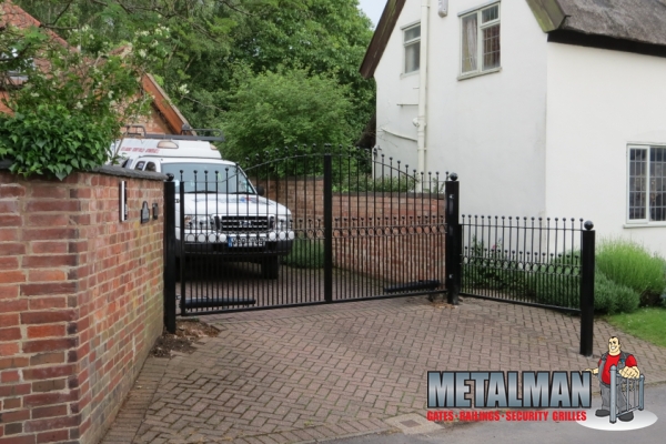Automated swing gates