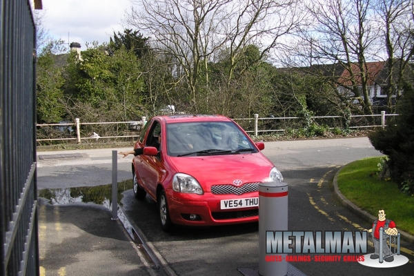 Automated security bollard